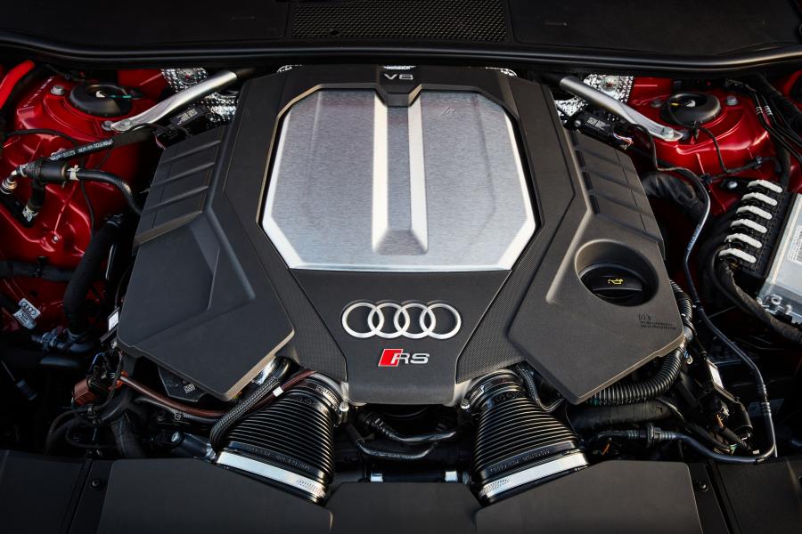 Моторный отсек Audi RS6 Avant 2020 года  (AU) (фото 34 из 35)